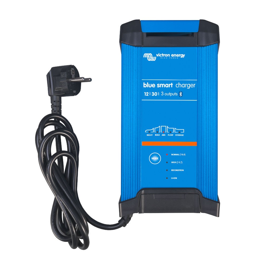 Blue Smart IP22 Charger 12/30(3) 230V CEE 7/7